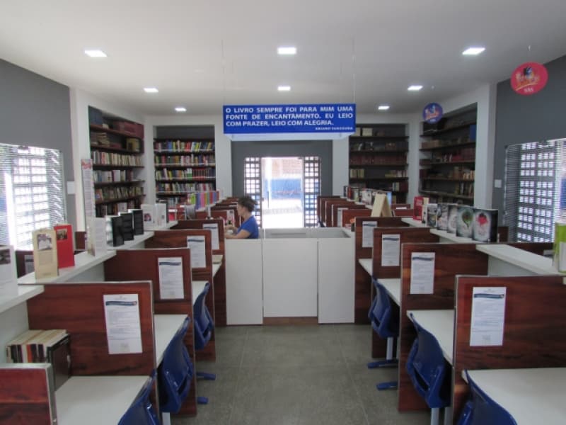 Estrutura do colégio - biblioteca